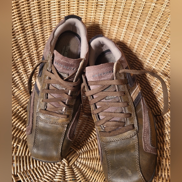NWOT SKECHERS MENS CASUAL SNEAKERS 63746~ SZ 9.5 brown leather relaxed step - Picture 6 of 13